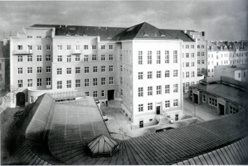 Historische Fotografie vom Öffentlichen Arbeitsnachweis Hofseite, ca. 1926