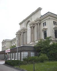 Armee-Museum im Mai 2004 - mit DDR-Anbau