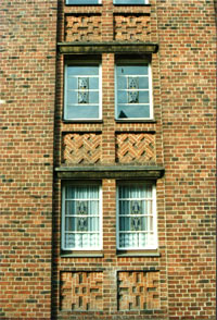 Fassadendetail am Fritz-Förster Bau, 1995