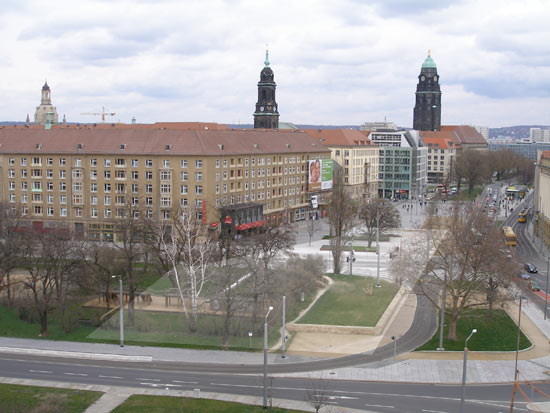 Blick auf das ehemalige Koch-Hessische  Grundstück am Dippoldiswalder Platz 2007 
