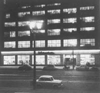 Warenhaus  im Licht, neue Straßenbeleuchtung 1960